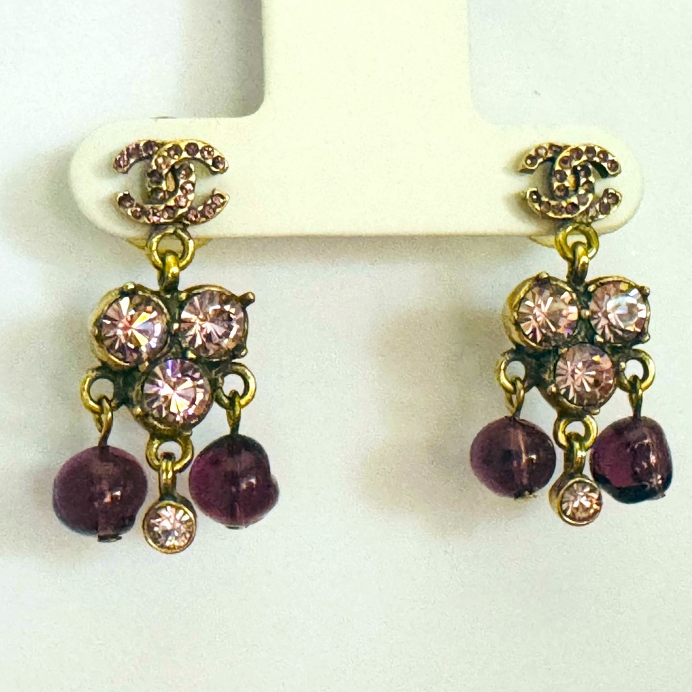 2004 CHANEL Gripoix Fall/Winter Dangle Pink Crystal Amethyst Bead Earrings